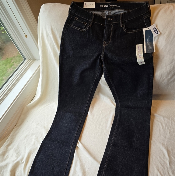 NWT Old Navy Dark Wash Bootcut Jeans 4P - Picture 2 of 3